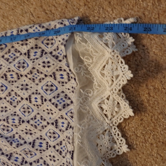 Cold shoulder Skies are Blue XS top - Picture 3 of 7